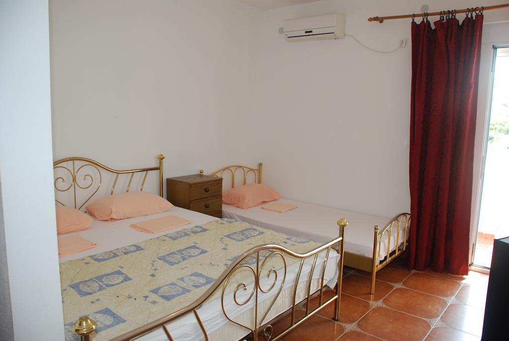 Guest House Nura Ulcinj Exterior foto