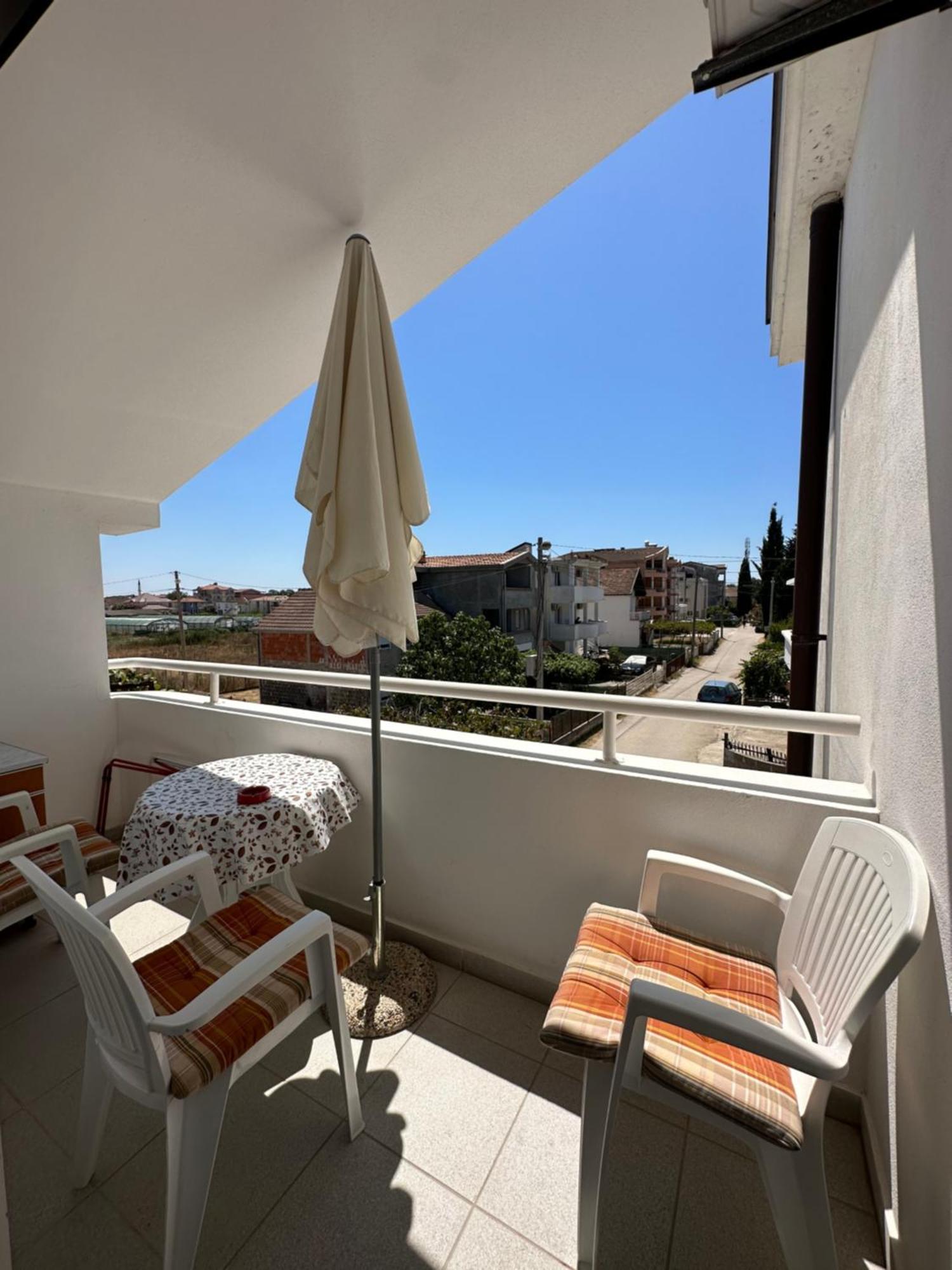 Guest House Nura Ulcinj Exterior foto