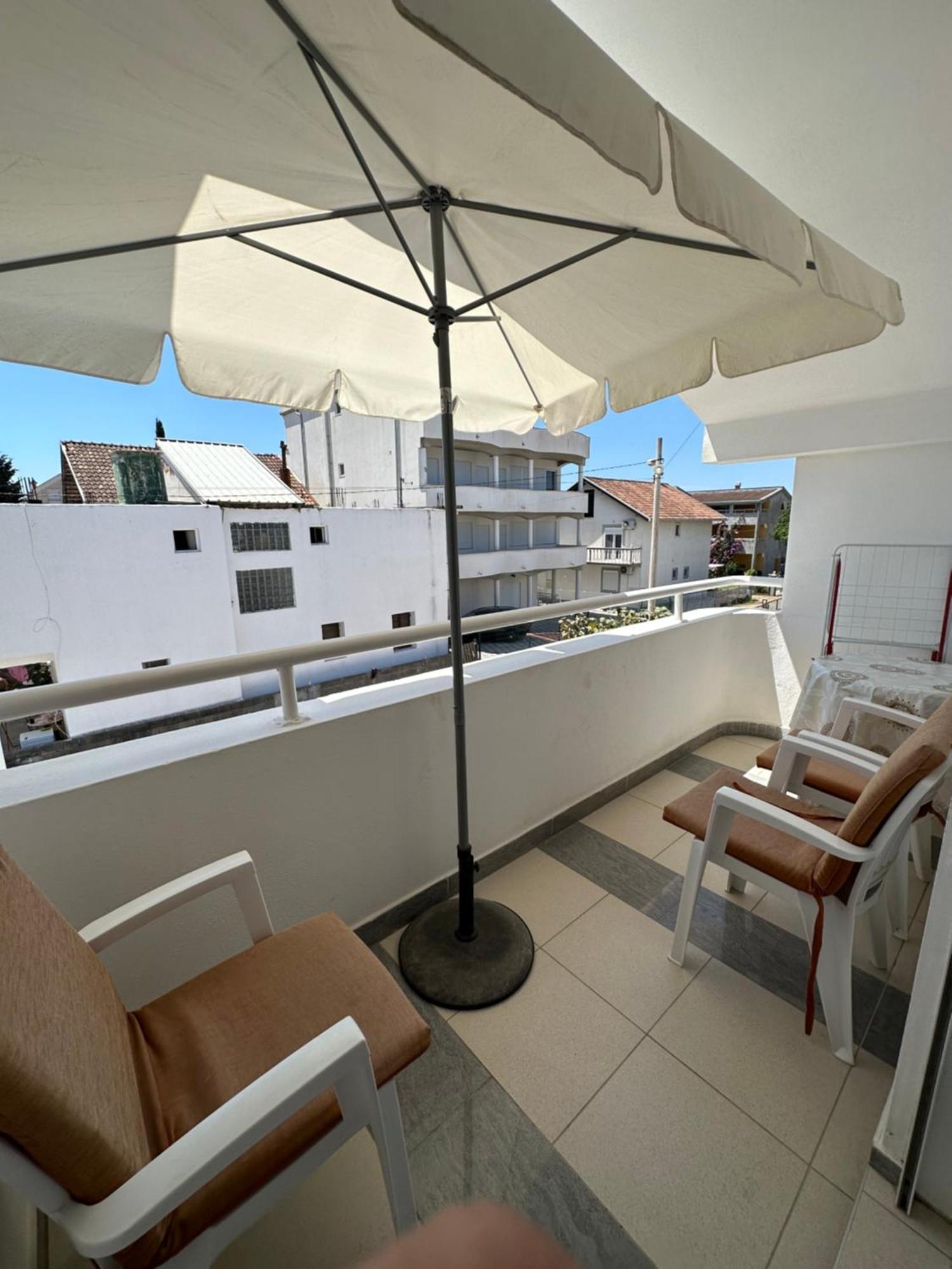 Guest House Nura Ulcinj Exterior foto